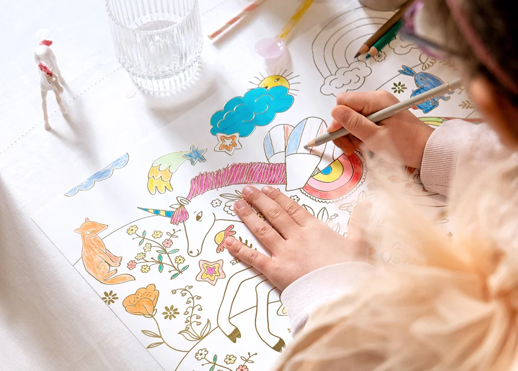 Colour-in place mats (all gold!)